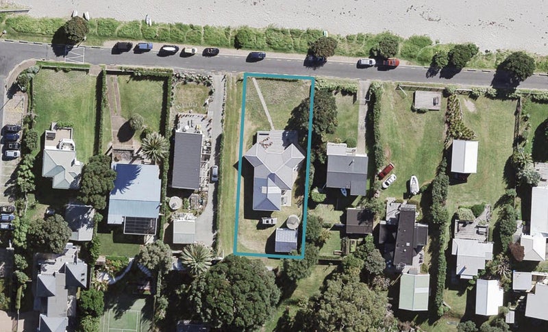 7 The Strand, Onetangi, Waiheke Island - Carousel 1