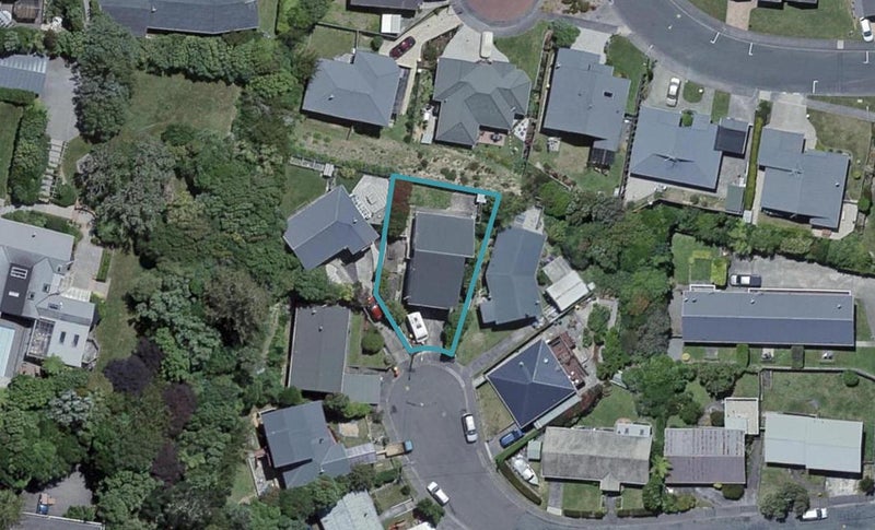 28 Kahikatea Grove, Paparangi, Wellington - Carousel 1
