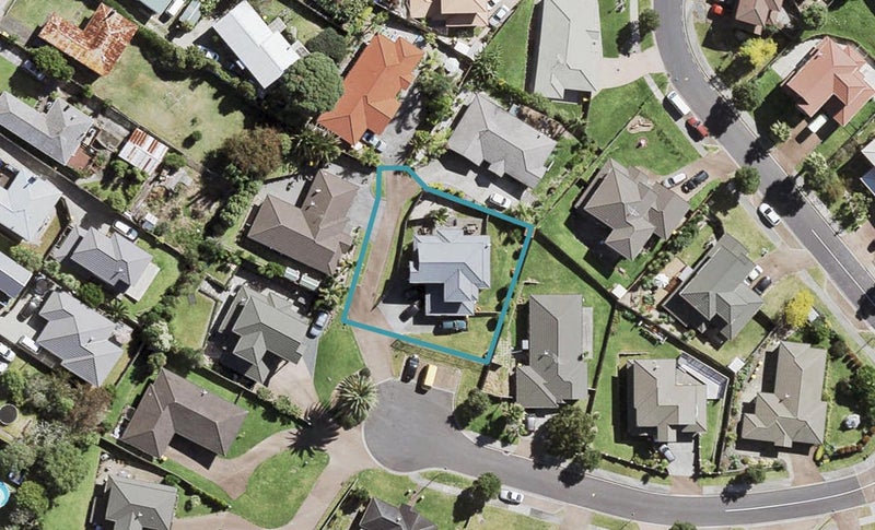 7 San Carlo Court, Henderson, Auckland - Carousel 1