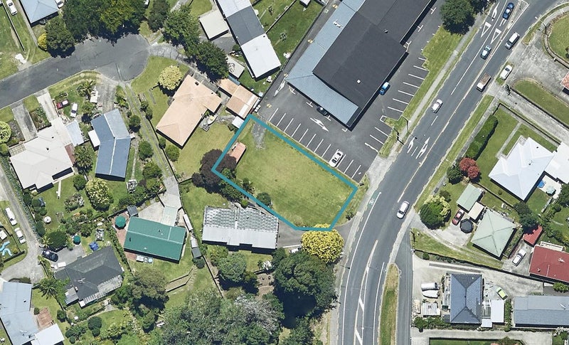 11 Oropi Road, Greerton, Tauranga - Carousel 1