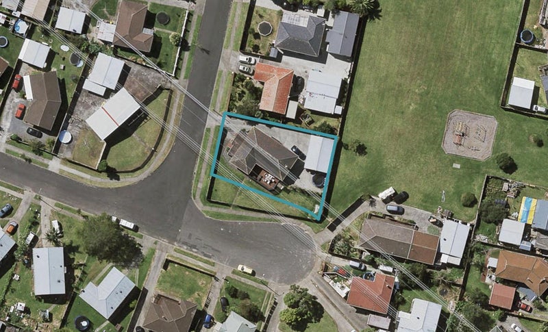 16 Darnell Crescent, Clover Park, Auckland - Carousel 1