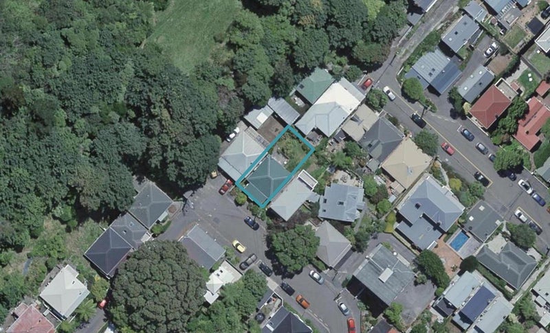 32 Patanga Crescent, Thorndon, Wellington - Carousel 1