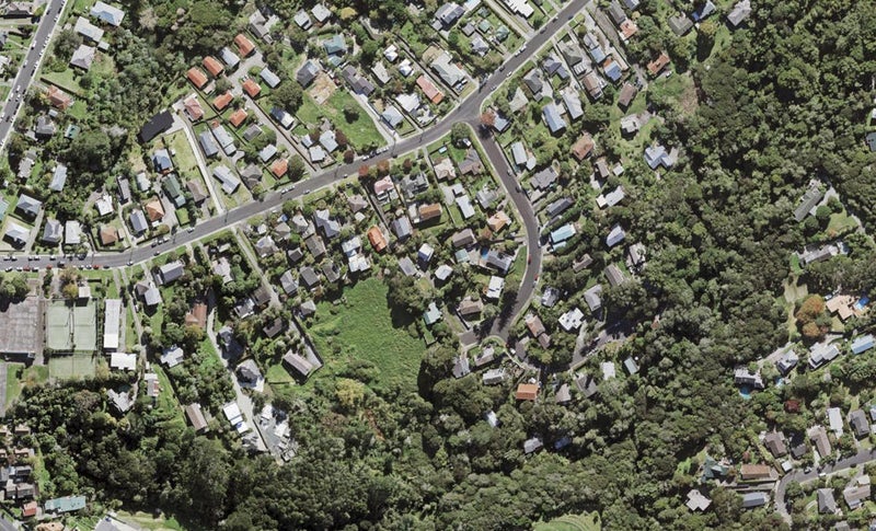 2/13 West Glade Crescent, Birkenhead, Auckland - Carousel 1