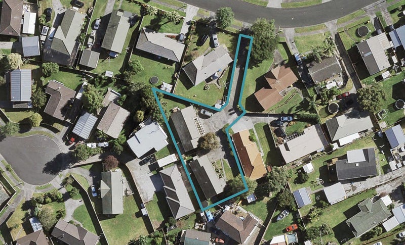 1/12 Bernina Place, Weymouth, Auckland - Carousel 1