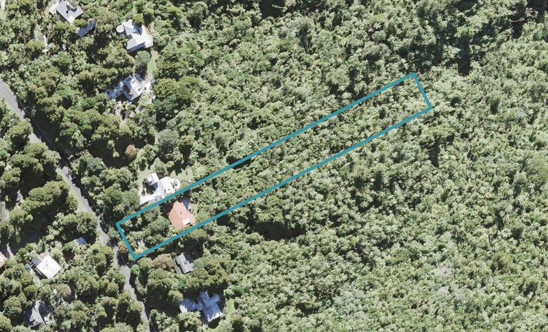 557 Scenic Drive, Waiatarua, Auckland - Carousel 1