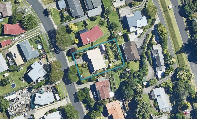 11 Carlton Street, Bellevue, Tauranga - Carousel 1