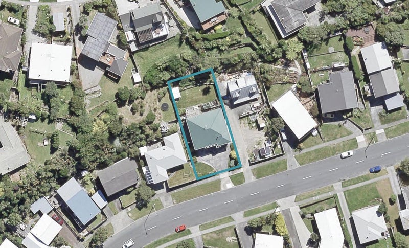 235 Dowse Drive, Maungaraki, Lower Hutt - Carousel 1