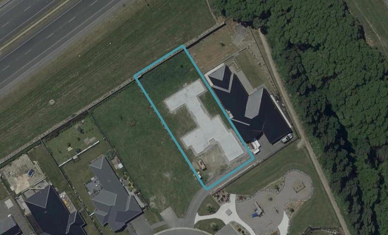 38 Bronco Drive, Aidanfield, Christchurch - Carousel 1