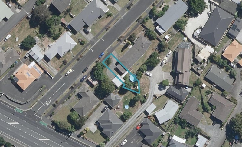 2/4 Garrick Place, Beerescourt, Hamilton - Carousel 1