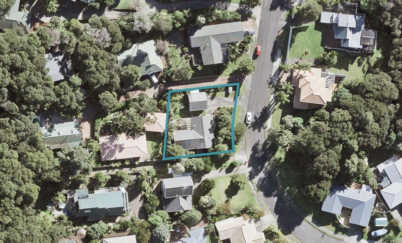 21 Emlyn Place, Torbay, Auckland - Carousel 1