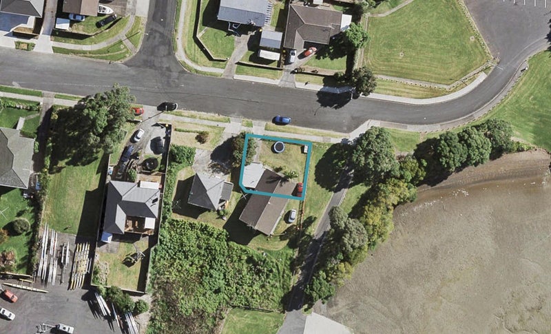 27 Greers Road, Weymouth, Auckland - Carousel 1