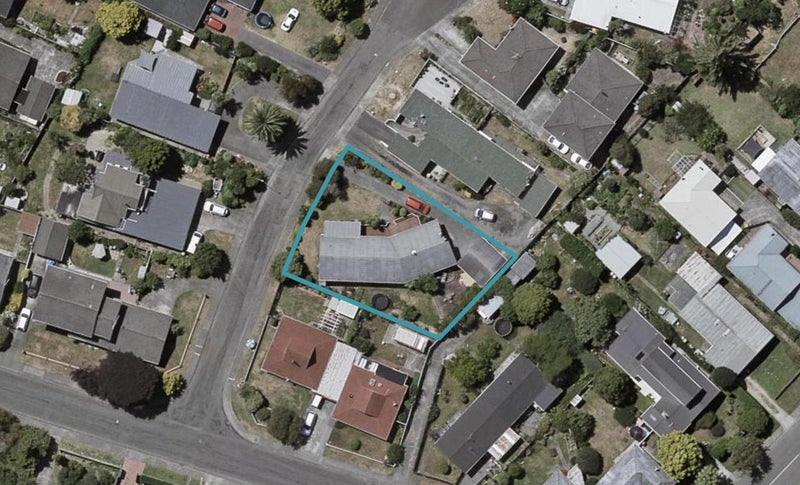 4 Kingswood Grove, Raumati Beach, Paraparaumu - Carousel 1