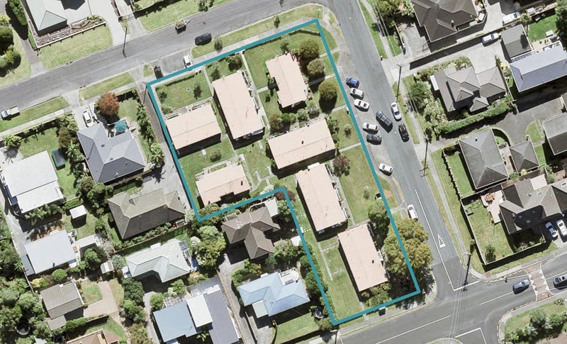 2 Wairere Road, Torbay, Auckland - Carousel 1