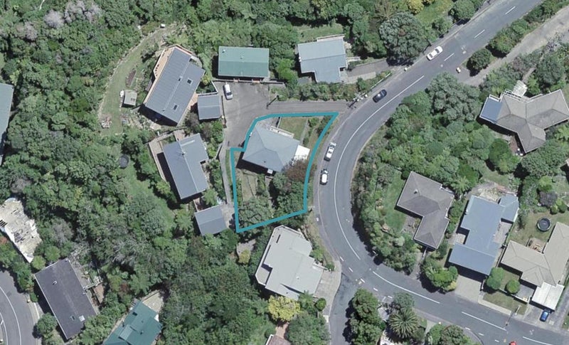42 Collier Avenue, Karori, Wellington - Carousel 1