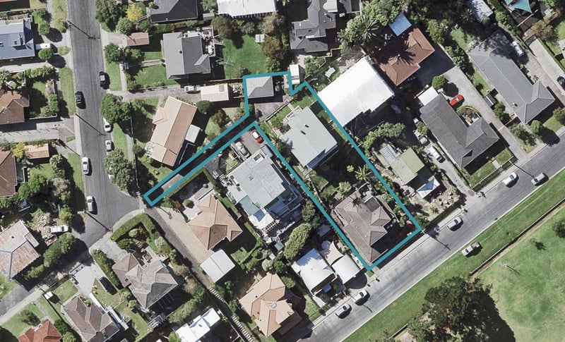 1/30 Seabreeze Road, Narrow Neck, Auckland - Carousel 1