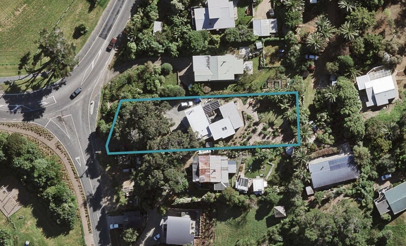 66 Wharf Road, Ostend, Waiheke Island - Carousel 1