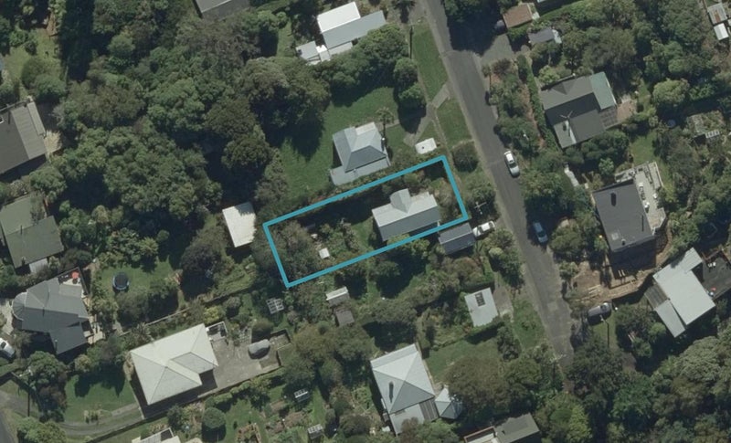 24 Moerangi Street, Broad Bay, Dunedin - Carousel 1
