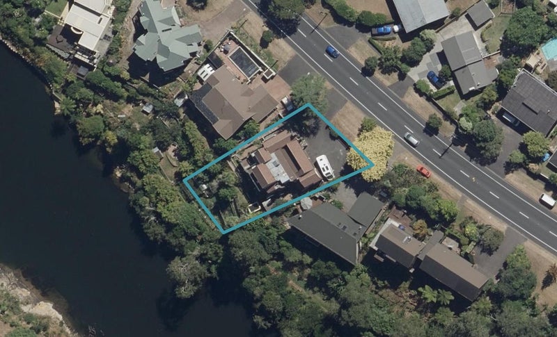 1011 River Road, Queenwood, Hamilton - Carousel 1