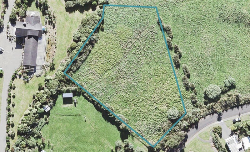36 Upland Road, Huia, Auckland - Carousel 1