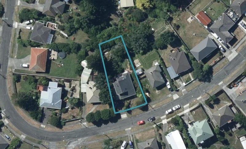17 Spur Grove, Titahi Bay, Porirua - Carousel 1