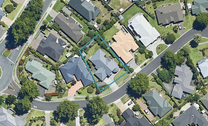 9 Buckingham Place, Bethlehem, Tauranga - Carousel 1