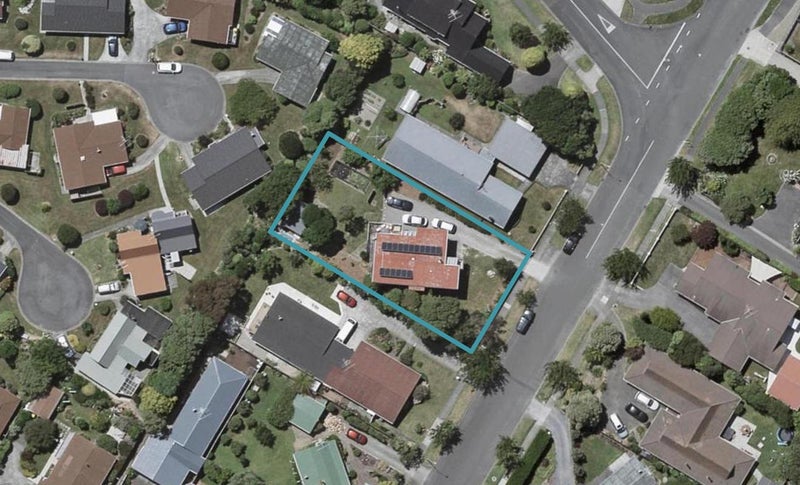 8 David Street, Waikanae - Carousel 1
