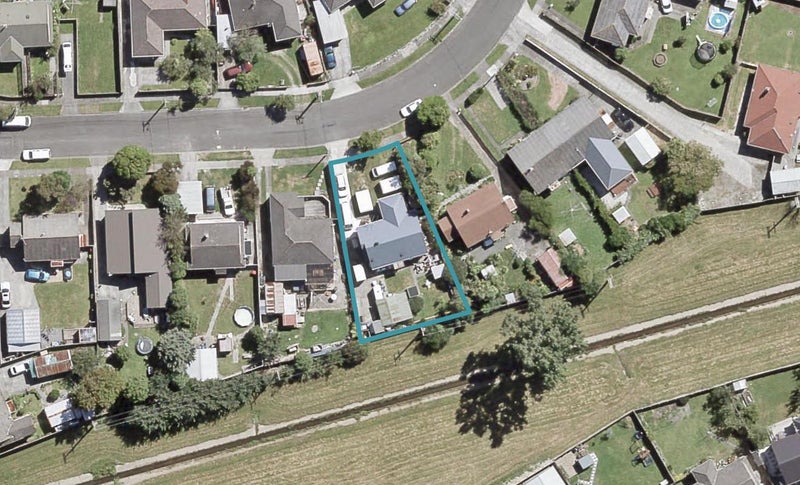 33 Benge Crescent, Naenae, Lower Hutt - Carousel 1