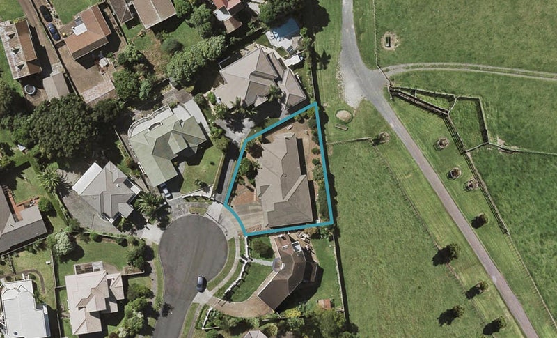 5 Serl Place, Goodwood Heights, Auckland - Carousel 1