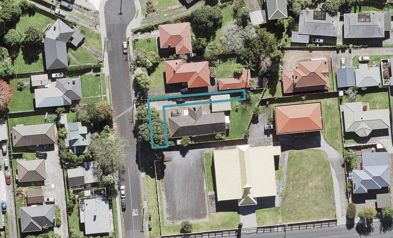 1/1 Waters Place, New Lynn, Auckland - Carousel 1