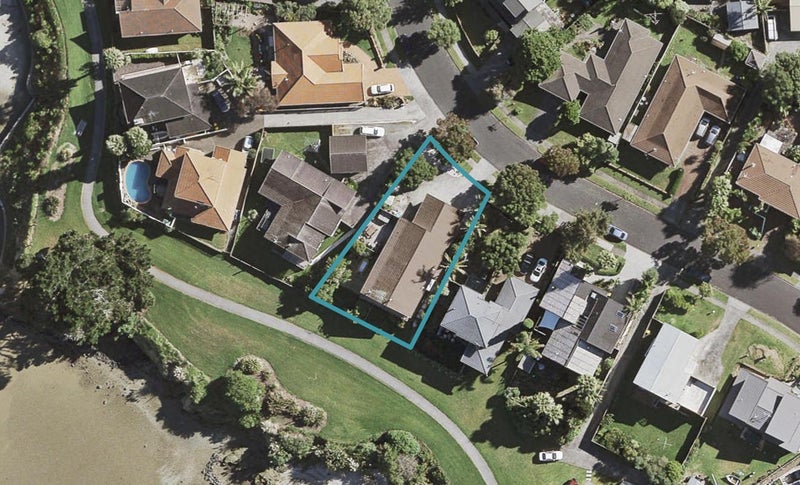 31 St Annes Crescent, Wattle Downs, Auckland - Carousel 1