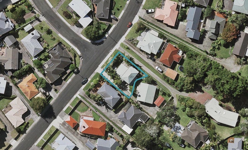 19 Merriefield Avenue, Forrest Hill, Auckland - Carousel 1