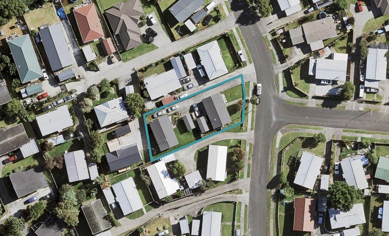 2/17 Templeton Place, Clendon Park, Auckland - Carousel 1