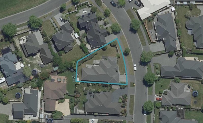 4 Coolspring Way, Redwood, Christchurch - Carousel 1