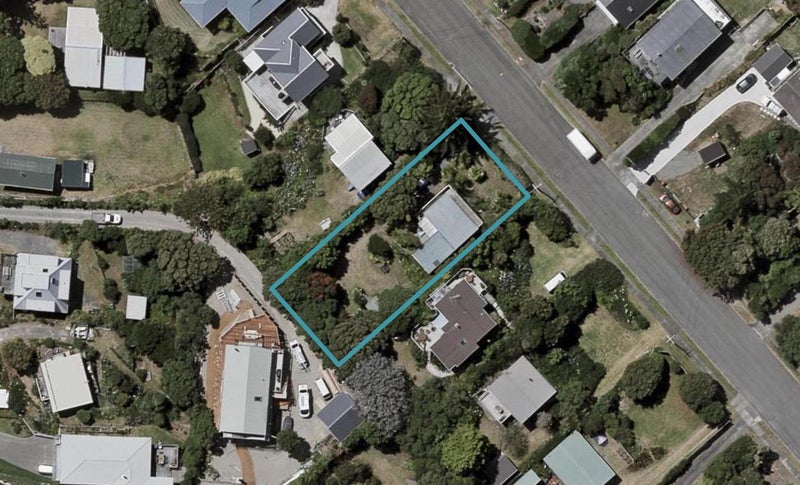 12 Hughes Street, Waikanae Beach, Waikanae - Carousel 1