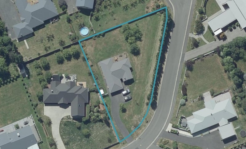 7 Orchard Grove, East Taieri, Mosgiel - Carousel 1