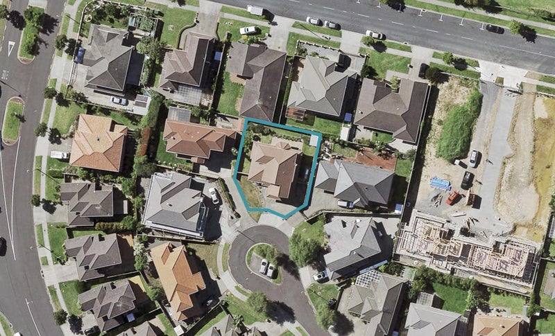 7 Edzell Close, Flat Bush, Auckland - Carousel 1