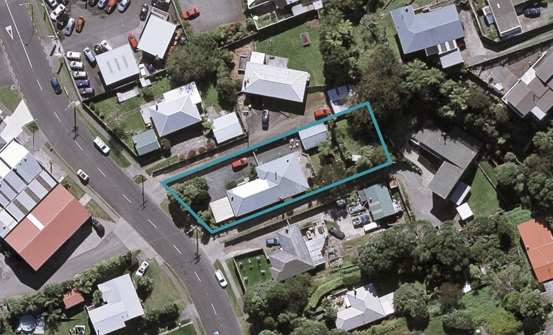 13 Seaview Road, Marfell, New Plymouth - Carousel 1