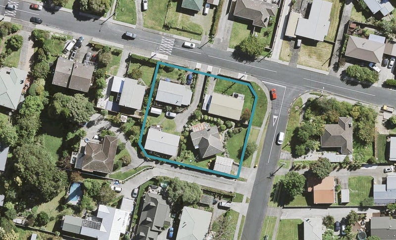 1 Ambler Avenue, Glen Eden, Auckland - Carousel 1
