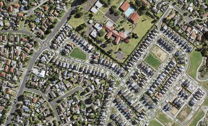 81 Kaimoana Street, Weymouth, Auckland - Carousel 1
