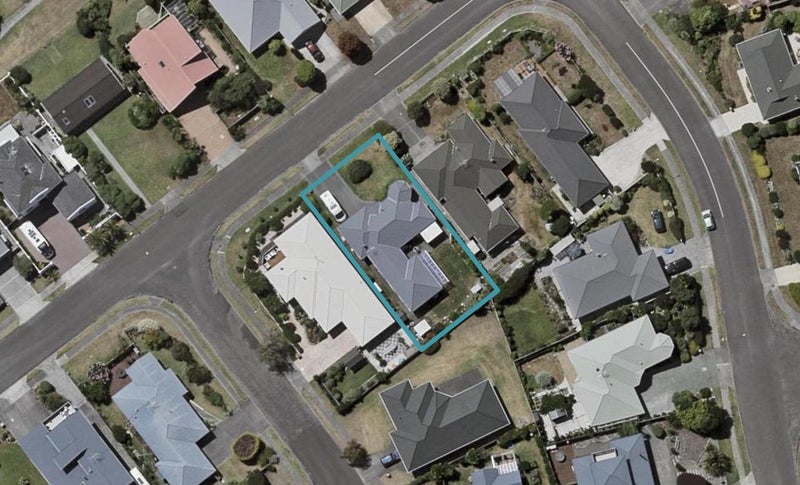 24 Barrett Drive, Waikanae Beach, Waikanae - Carousel 1