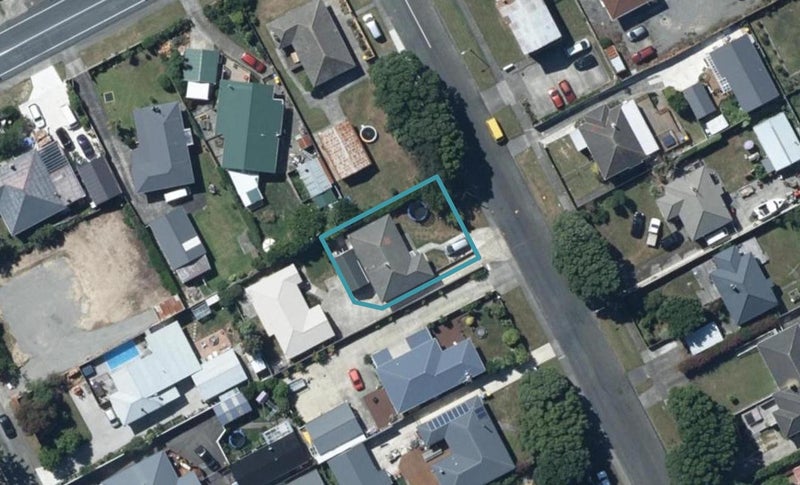 4 Mana Avenue, Titahi Bay, Porirua - Carousel 1