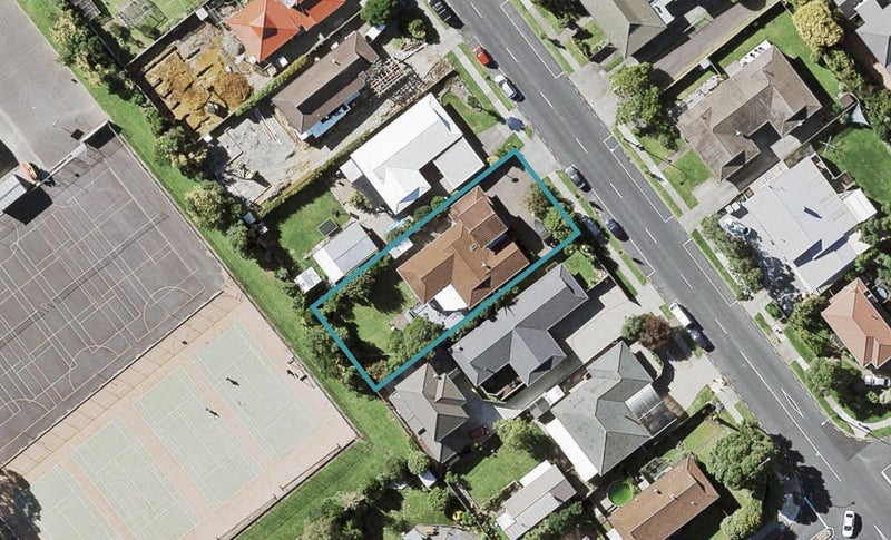 53 Sandspit Road, Cockle Bay, Auckland - Carousel 1
