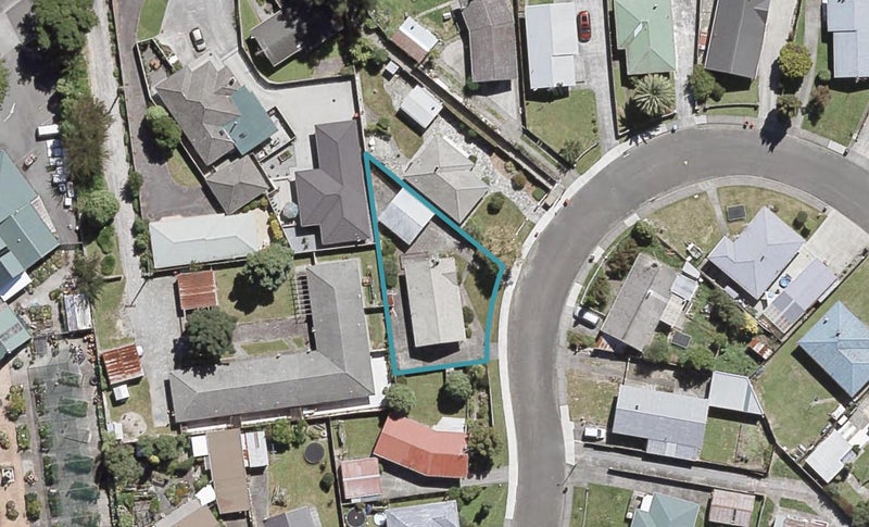 32 Mountbatten Grove, Clouston Park, Upper Hutt - Carousel 1