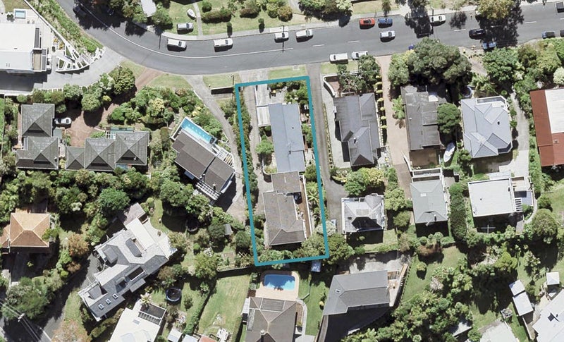 2/22 Valley Road, Browns Bay, Auckland - Carousel 1