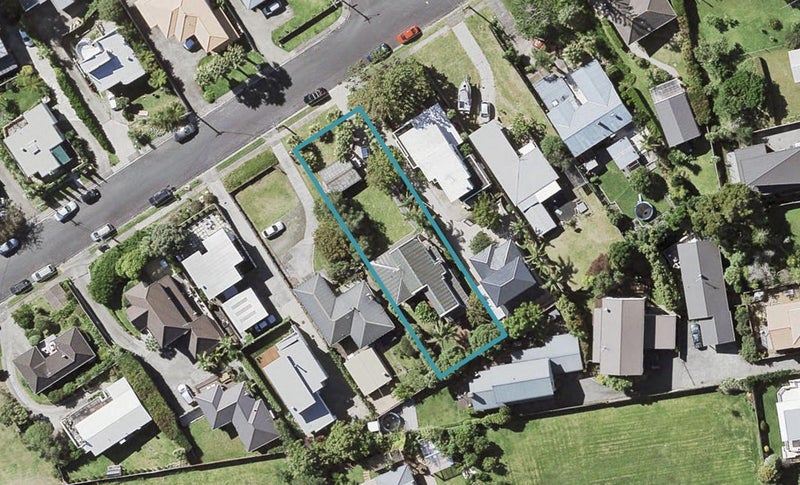 10 Kenmure Avenue, Forrest Hill, Auckland - Carousel 1