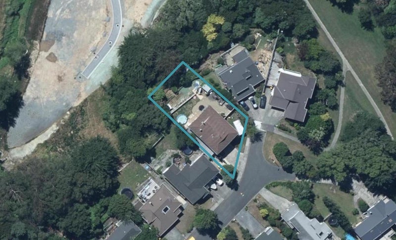 13 Picketboat Lane, Whitby, Porirua - Carousel 1