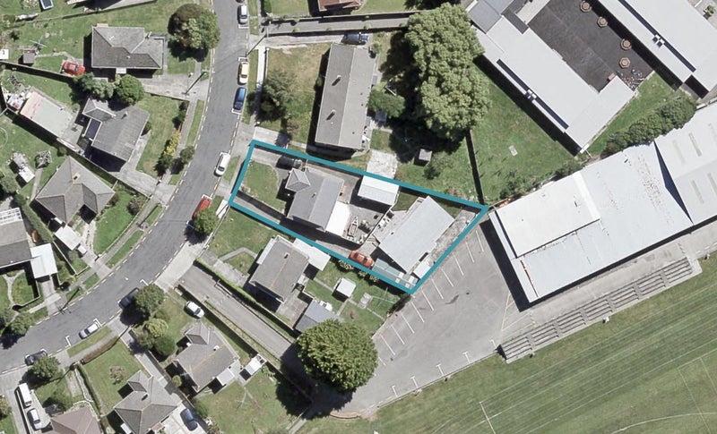 2/15 Gibson Crescent, Naenae, Lower Hutt - Carousel 1