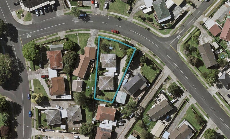 2/5 Charntay Avenue, Clover Park, Auckland - Carousel 1