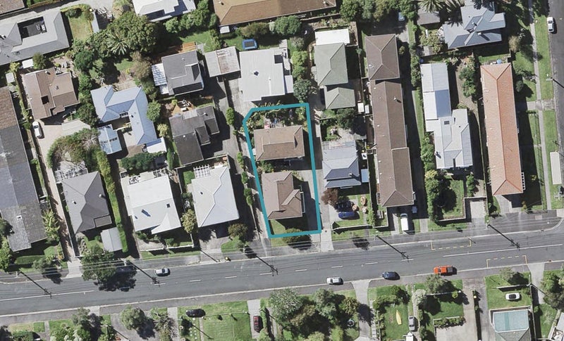2/42 Old Lake Road, Narrow Neck, Auckland - Carousel 1