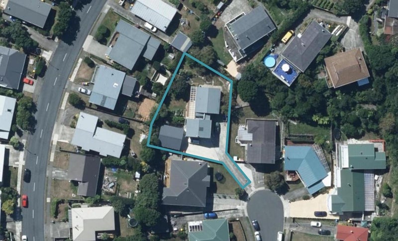15 Findhorn Place, Papakowhai, Porirua - Carousel 1